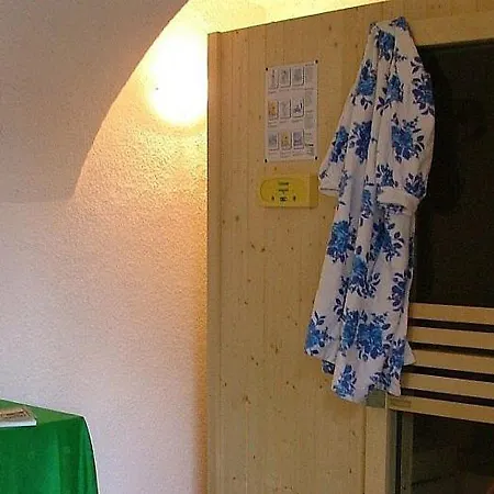 Sleeps 2 Pool Air Con Wifi Appartamento