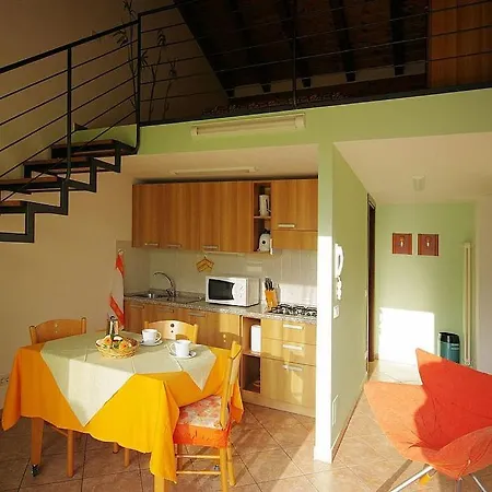 Sleeps 2 Pool Air Con Wifi * Mezzegra